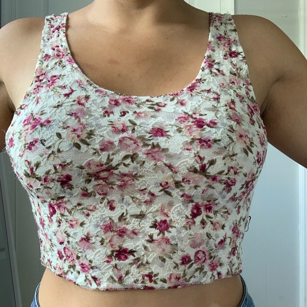 Flowery crop top tank 🌸
